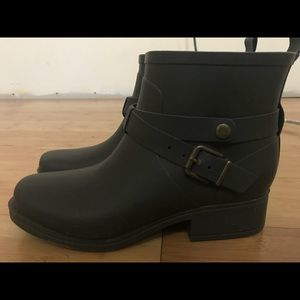 Matte green rain boots!